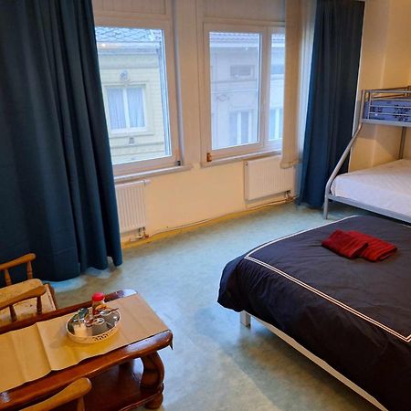 Slaapkamer Markt ヘラールツベルヘン エクステリア 写真